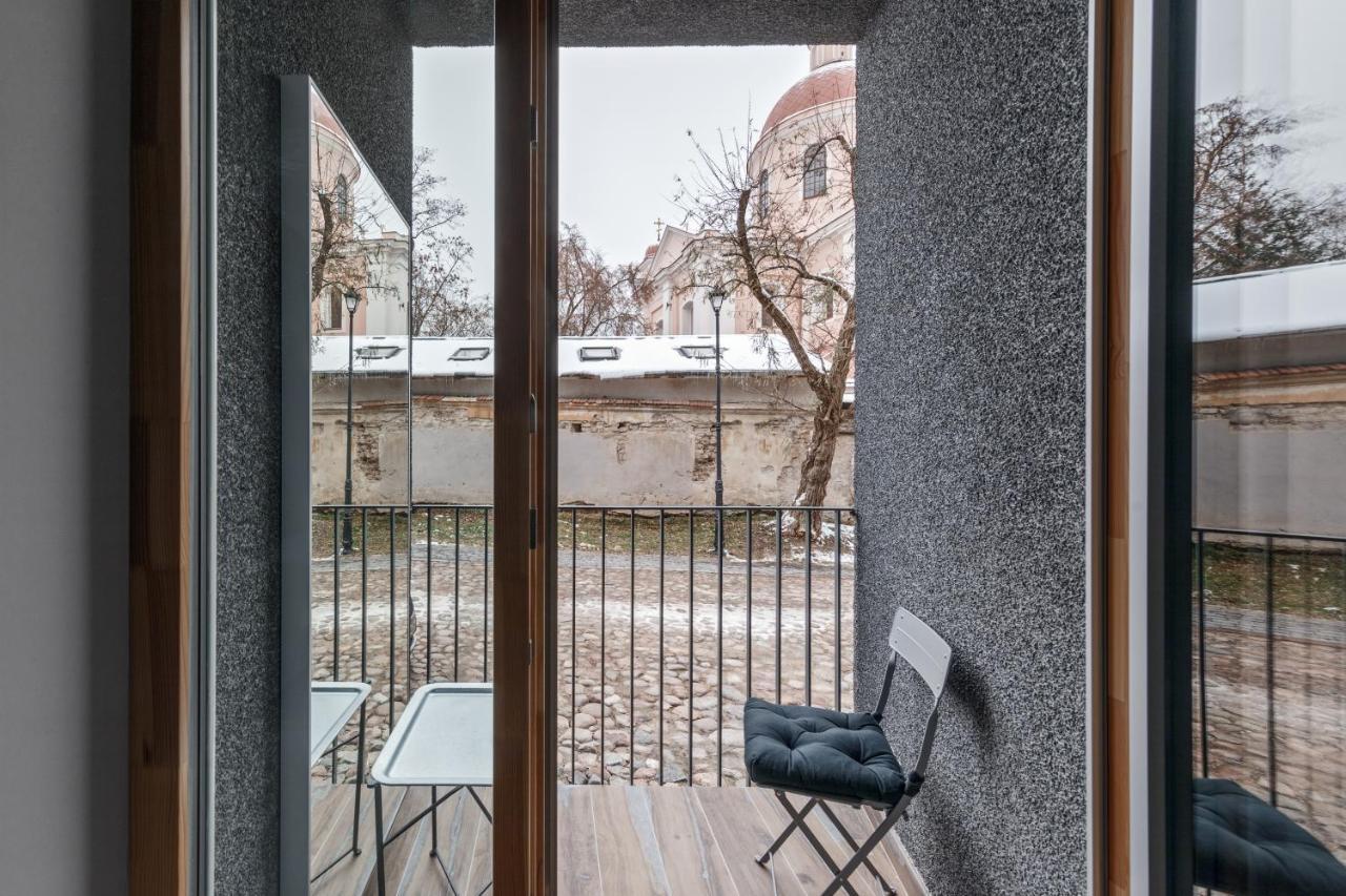 Ivis House Modern Apartment In Vilnius Old Town With Balcony Exterior foto