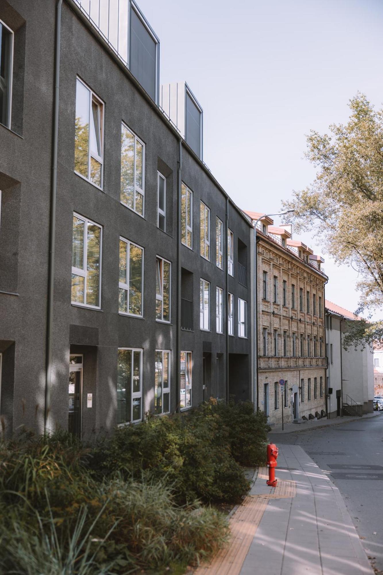 Ivis House Modern Apartment In Vilnius Old Town With Balcony Exterior foto